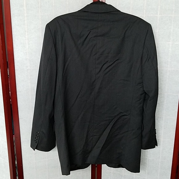 Jones New York men's 2-piece gray pinstripe suit - Picture 3 of 8